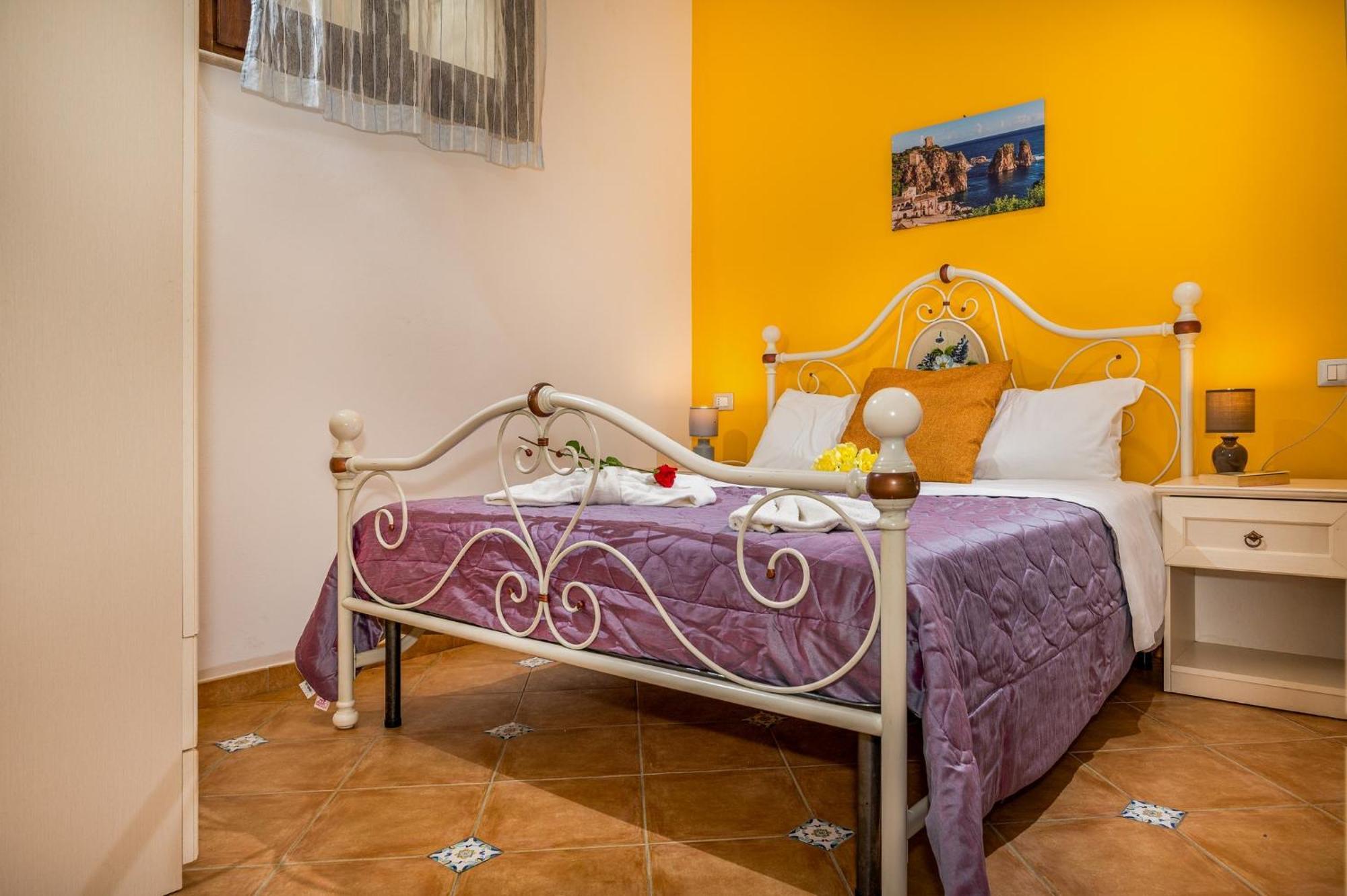 Apt Villa Anna E Apt Cantina Vito Vicinissimi Alla Riserva Dello Zingaro Scopello  Exterior photo
