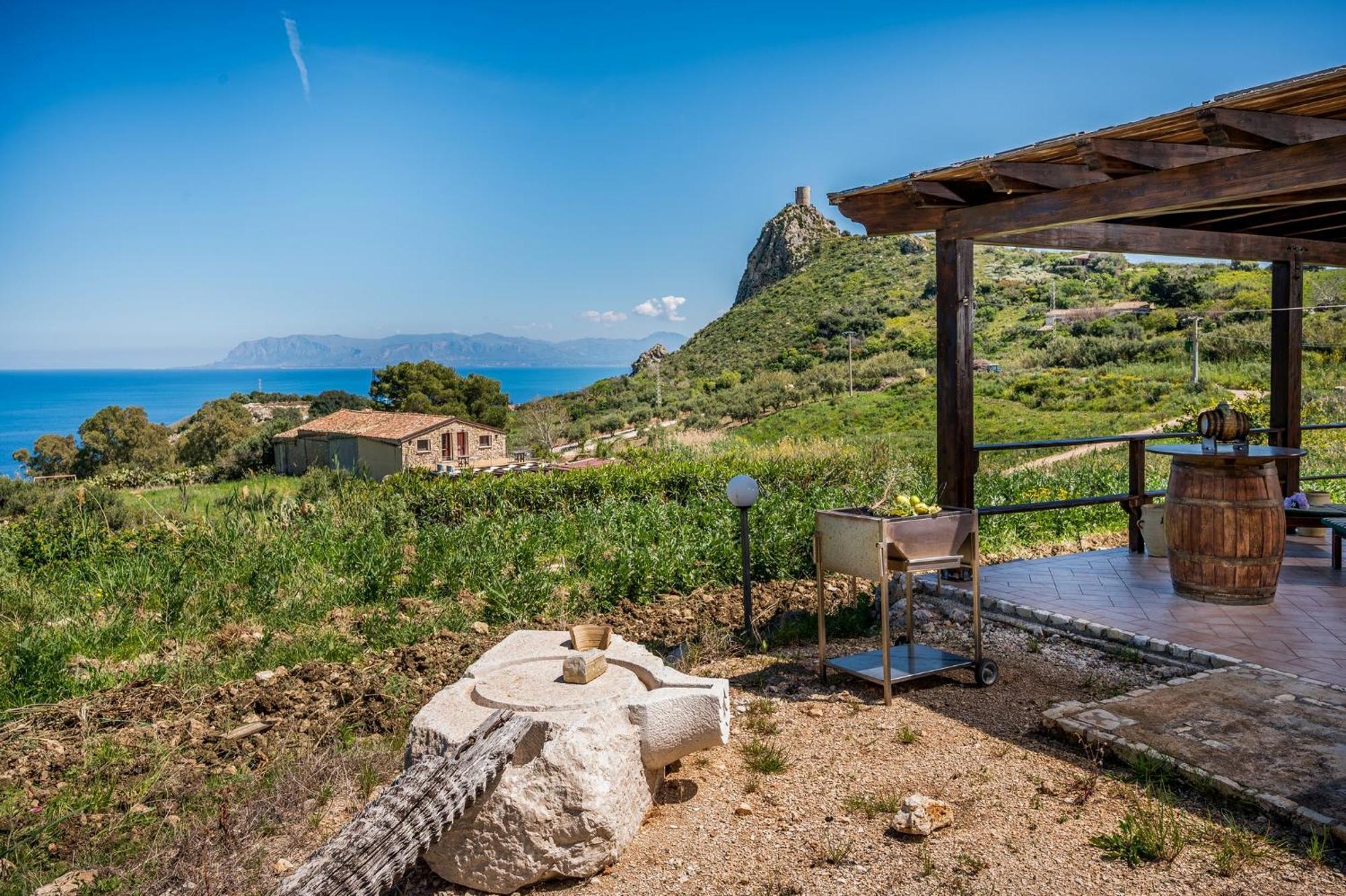 Apt Villa Anna E Apt Cantina Vito Vicinissimi Alla Riserva Dello Zingaro Scopello  Exterior photo