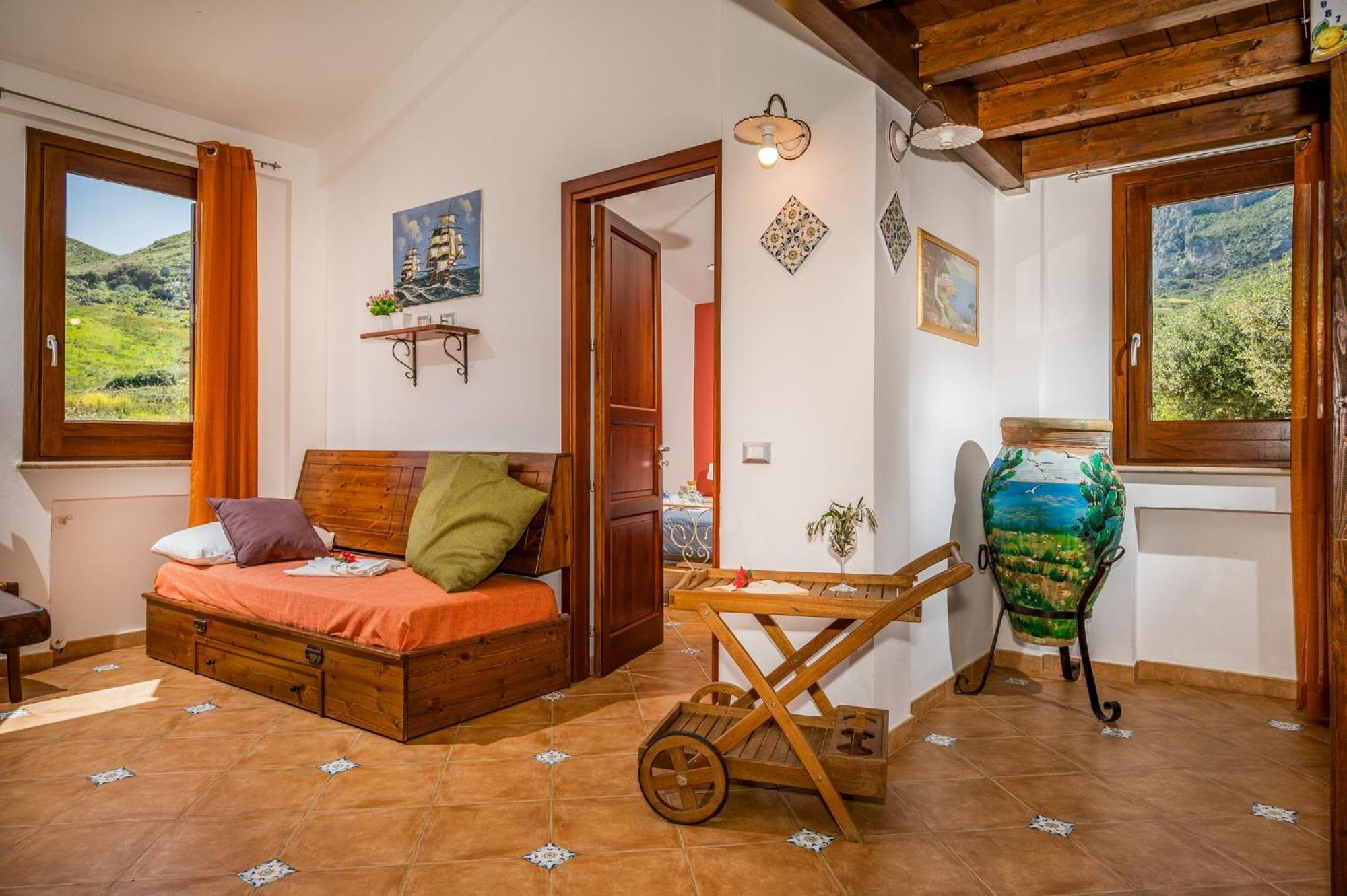 Apt Villa Anna E Apt Cantina Vito Vicinissimi Alla Riserva Dello Zingaro Scopello  Exterior photo